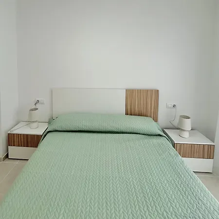 Newly Renovated * Garrucha